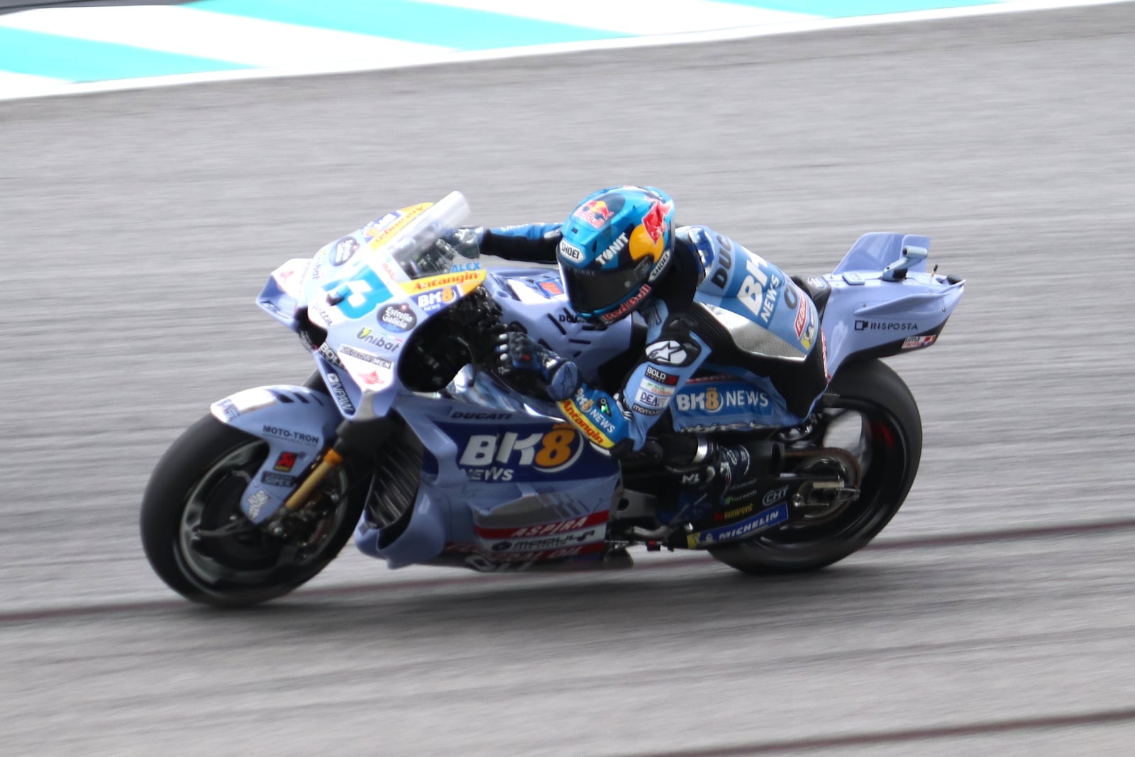 Álex Márquez em Sepang, no GP da Malásia de 2025. Foto: Liauzh (CC BY-SA 4.0) Álex Márquez em Sepang, com a Ducati da Gresini